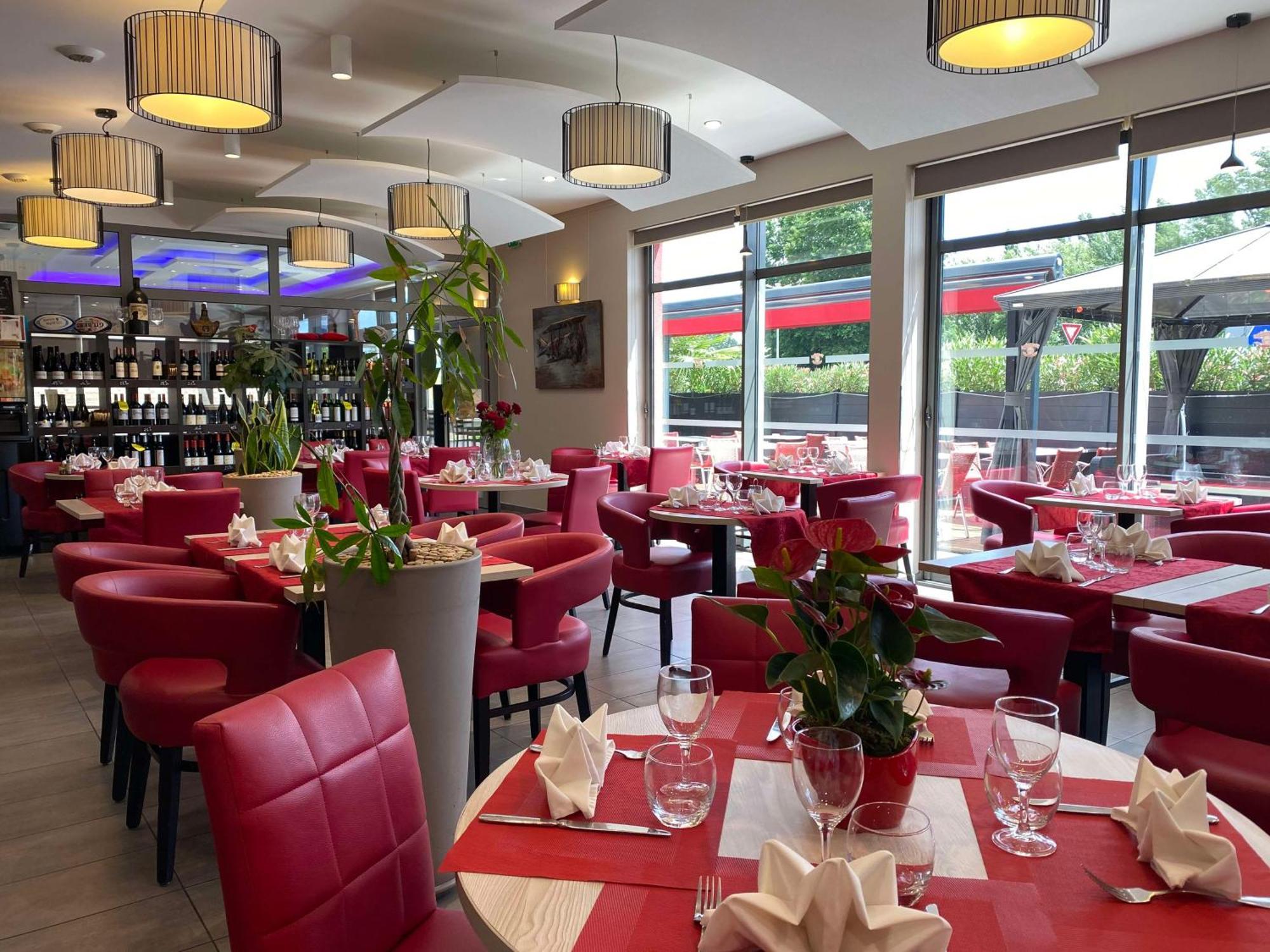 Brit Hotel Brive La Gaillarde - Restaurant La Limousine Malemort Dış mekan fotoğraf