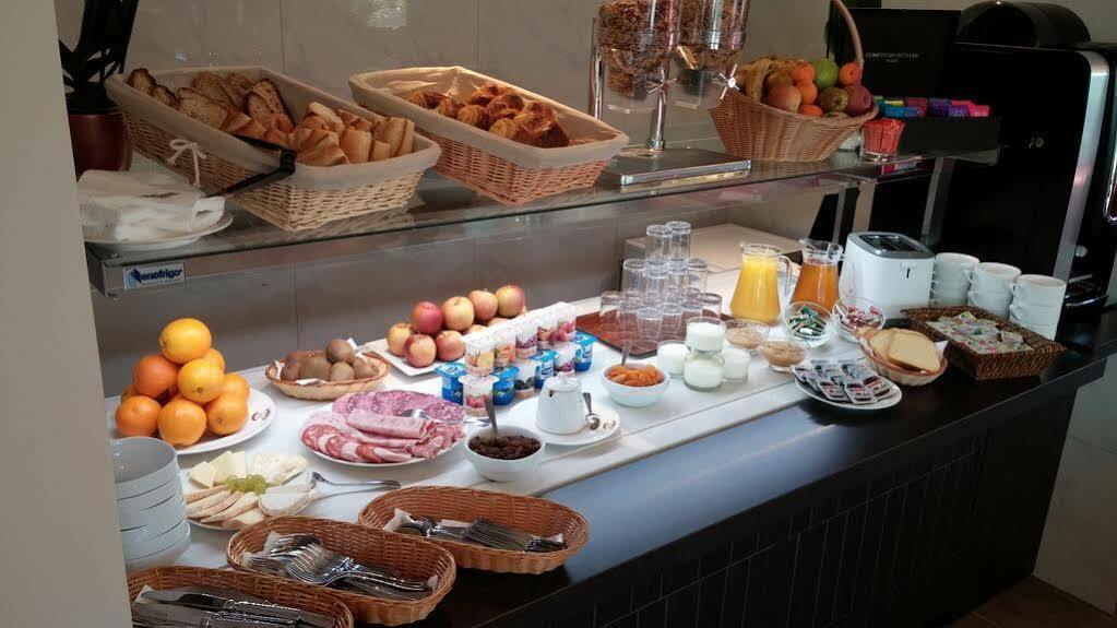 Brit Hotel Brive La Gaillarde - Restaurant La Limousine Malemort Dış mekan fotoğraf